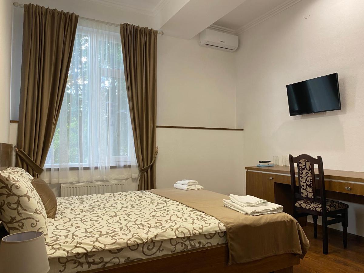 Grand Hotel Mohyliv-Podilskyi Екстериор снимка
